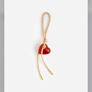 Madewell carved heart bag charm